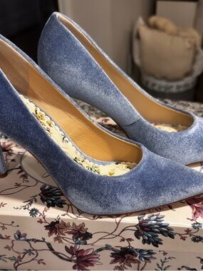 ANTONIO MELANI Light Blue Velvet Pointed-Toe Heels